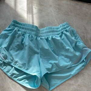 Lululemon LR Hotty Hot 2.5” Shorts